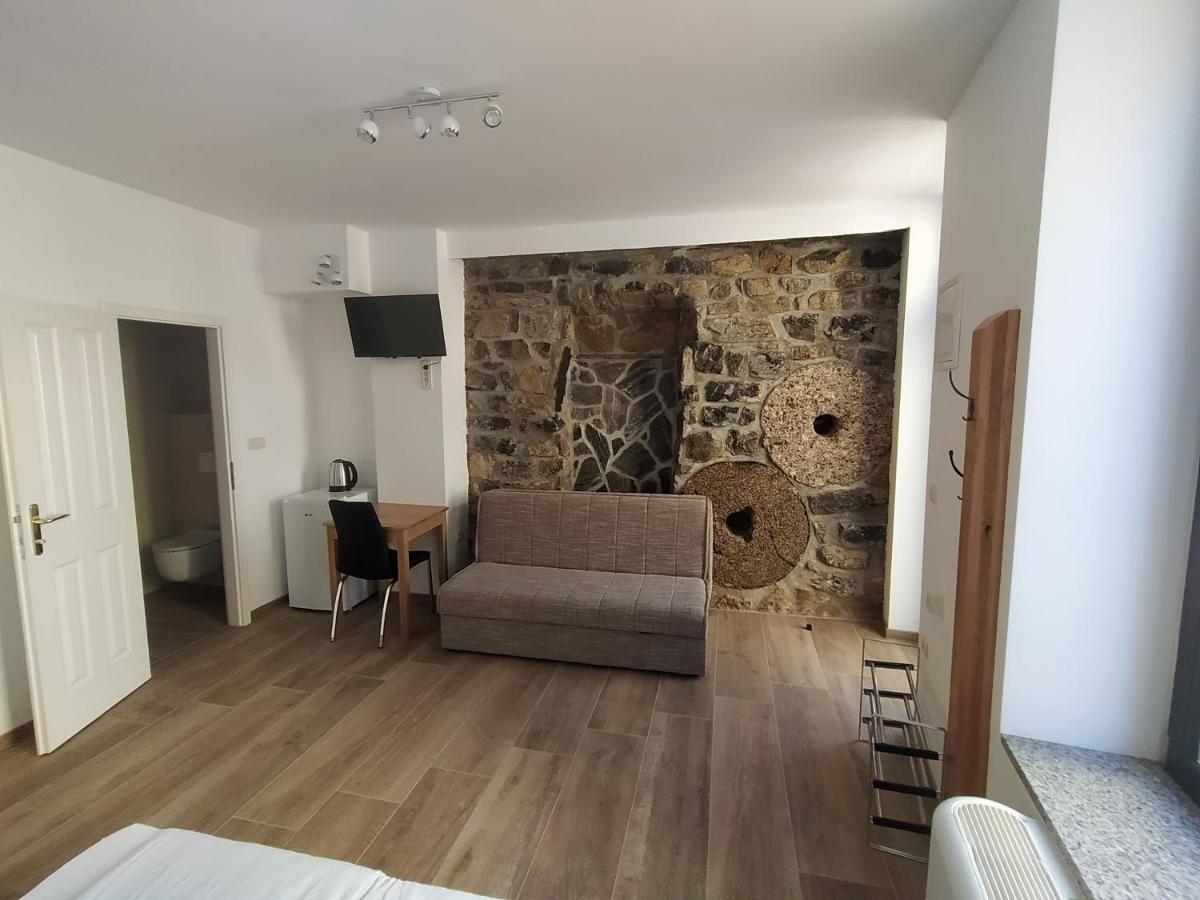 Apartmaji Maln Dolenjske Toplice Bagian luar foto